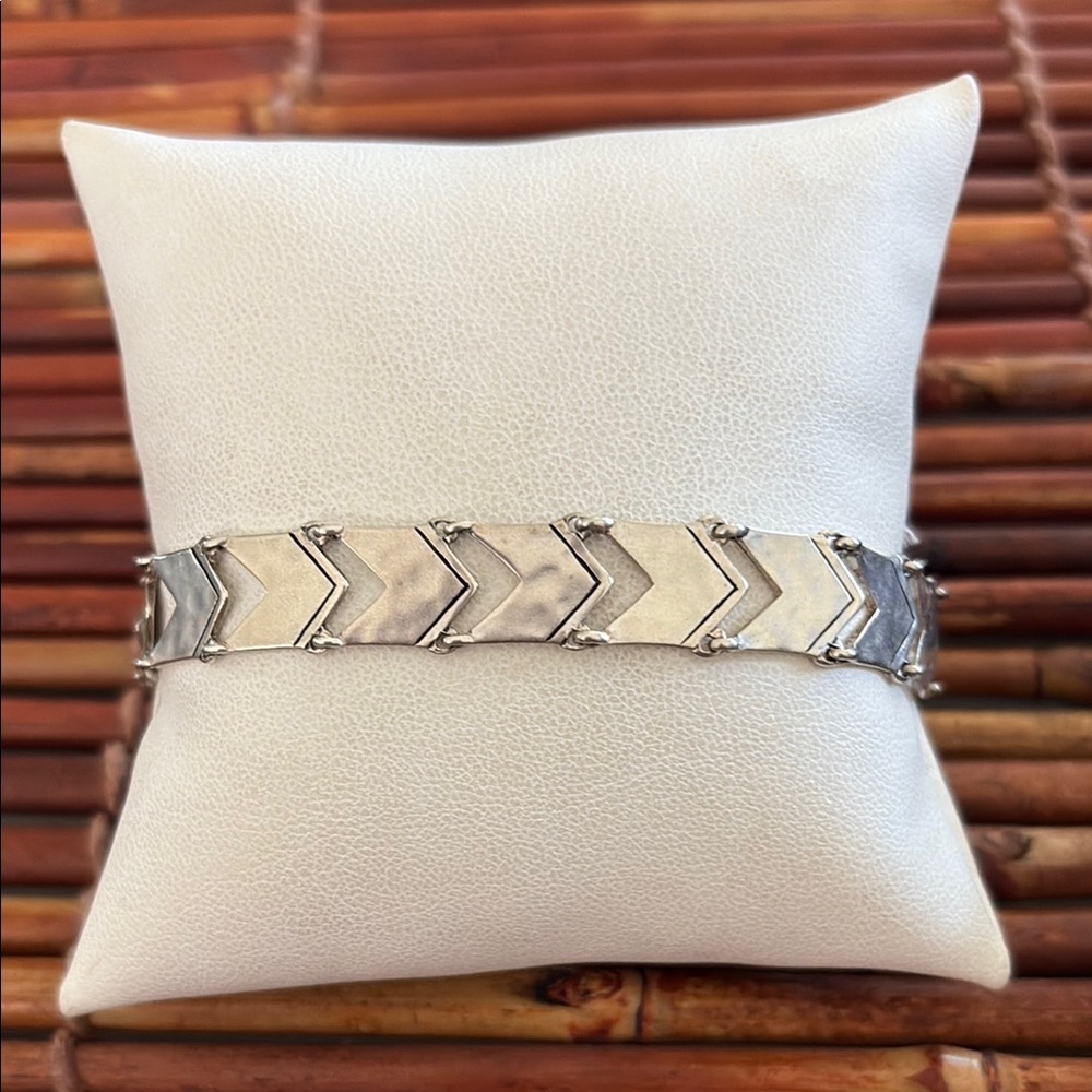 Silpada Vintage Chevron Sterling Silver Bracelet
